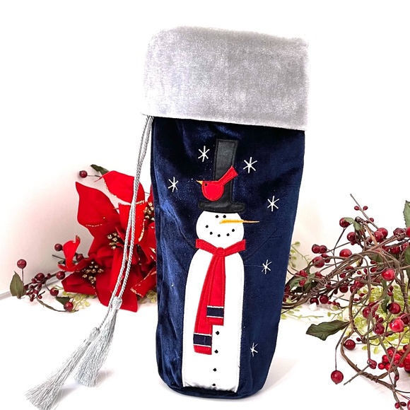 Christmas Bottle gift bags. You get all 4 in this order. - Picture 2 of 5